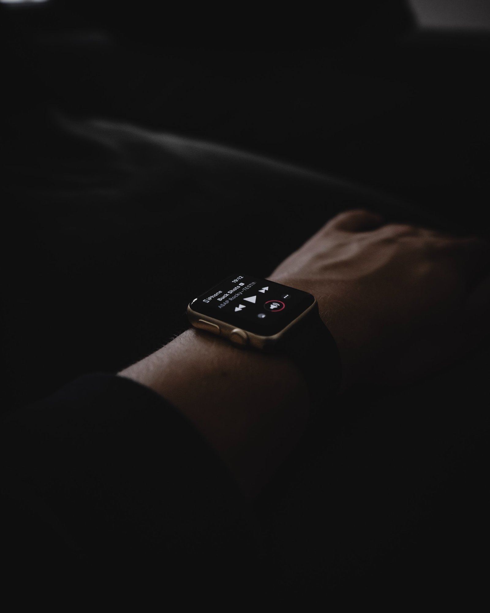 You should Buy a Best Smartwatch or Fitness Tracker Right Now
