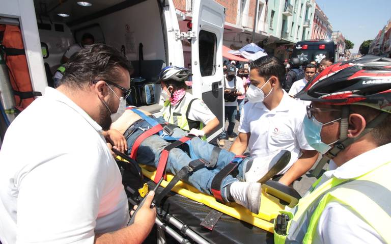 Cinco lesionados y robo de mercancía, el saldo de la riña entre ambulantes en el CH de Puebla