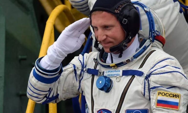 Cosmonauta ruso destaca buenas relaciones entre los tripulantes de la EEI pese a la guerra