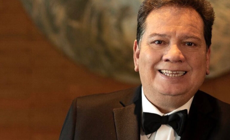 ¿De quién se trata? Coque Muñiz trabajó como corresponsal con destacado periodista antes de ser cantante