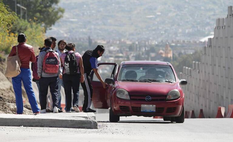 Taxis ‘piratas’ deben regularizarse porque no habrá excepciones: gobernador