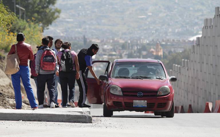 Taxis ‘piratas’ deben regularizarse porque no habrá excepciones: gobernador