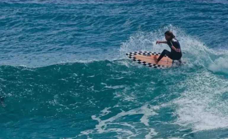 Muere promesa del surf a los 15 años tras ataque de tiburón