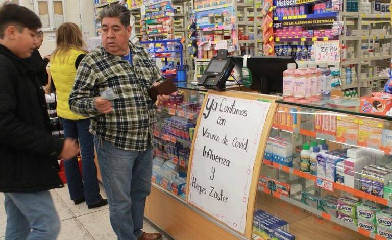 Desconfianza en vacuna Abdala: Poblanos prefieren comprar dosis contra Covid-19 en farmacias