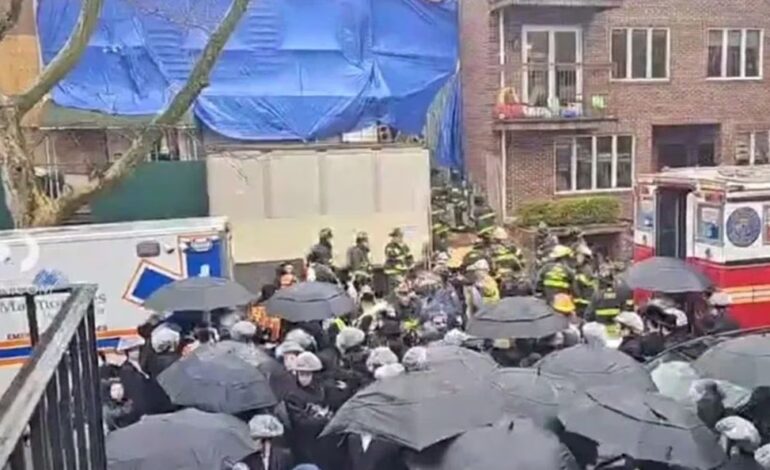 Muere trabajador en el derrumbe de un edificio en Brooklyn, Nueva York