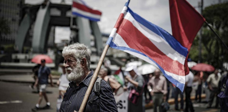 Grupos sociales protestan contra el Gobierno y la falta de acceso al agua en Costa Rica