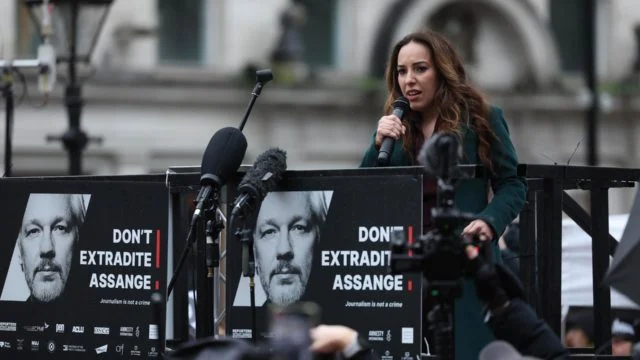 Stella Assange cree que el permiso a su marido para recurrir la extradición es buena señal
