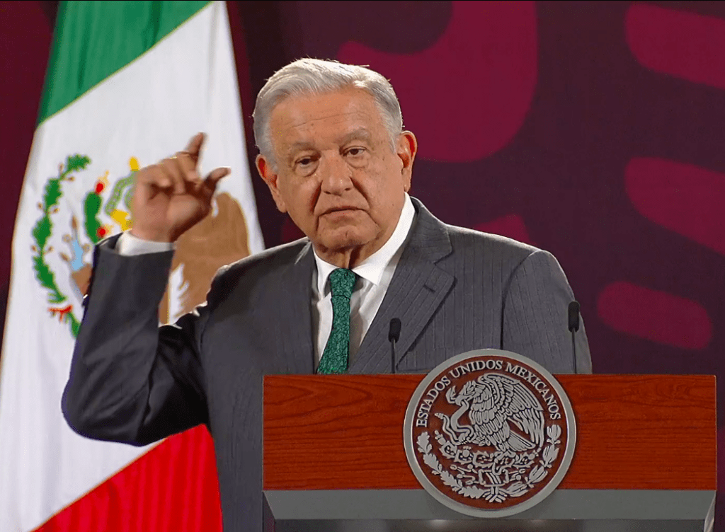 AMLO advierte de contrarreforma de la oposición contra programas sociales