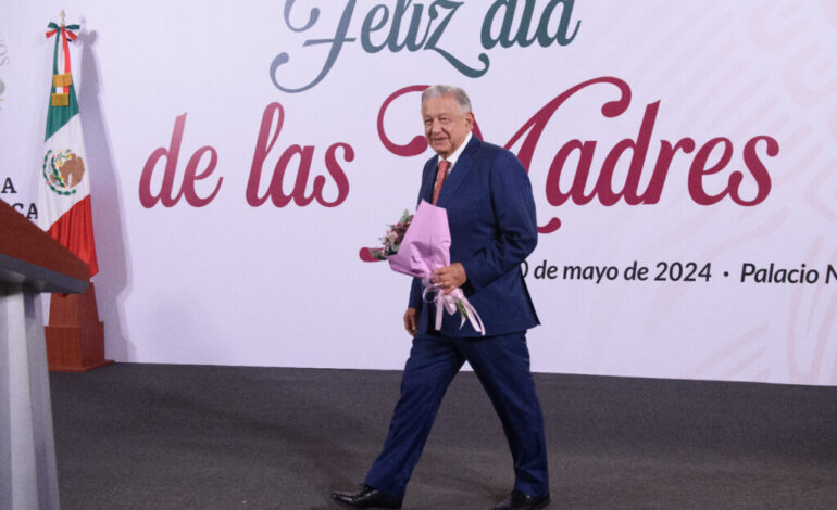 AMLO celebra a el Día de las Madres con concierto, “nada de política”