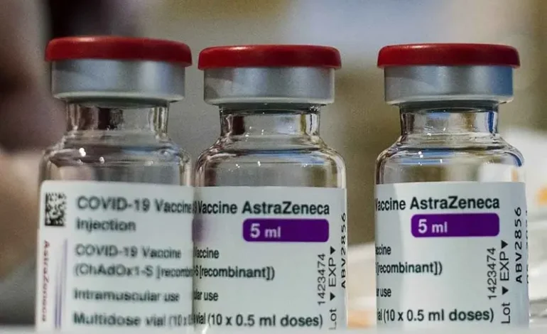 AstraZeneca reconoce por primera vez que su vacuna contra covid puede provocar trombosis